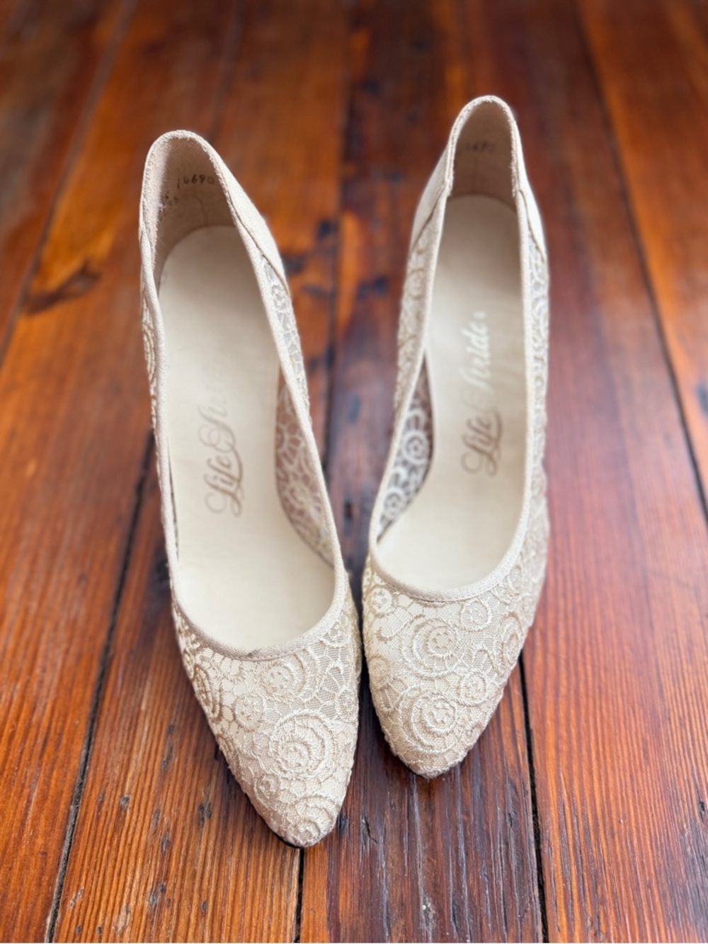 Vintage 90s Life Stride leather & white lace formal heels - Picture 2 of 12
